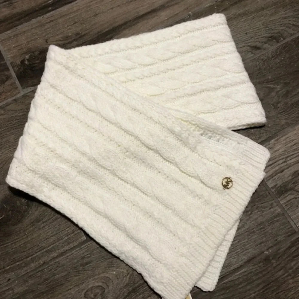 Michael Kors scarf NWT winter white/cream designer outdoor cabin